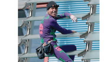 El ‘Spiderman’ francés trepa contra el pánico 