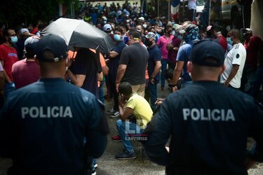 Moradores de San Francisco reclaman ayuda, pero la junta comunal dice que no tiene bonos para entregar