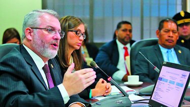 ‘Redes criminales siguen operando en las cárceles’