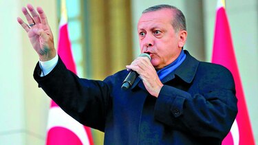 Erdogan rechaza las críticas al referéndum constitucional