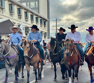 Cabalgata en David y dos bodas: así se movió el poder en Panamá en 72 horas