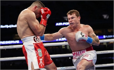 Mexicano ‘Canelo’ Álvarez le gana al turco Yildirim por nocaut técnico en tres asaltos