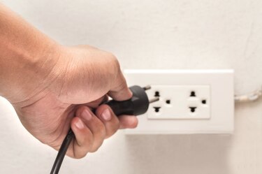 Publican requisitos para reclamar por artefactos dañados en cortes eléctricos