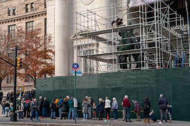 Polémica estatua de Theodore Roosevelt a punto de ser retirada en Nueva York