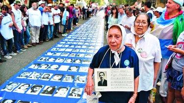 Hallan a nieto robado en la dictadura militar