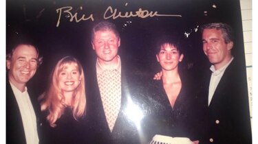 Difunden nuevas fotos de Epstein que muestran a Trump, Clinton y el expríncipe Andrés