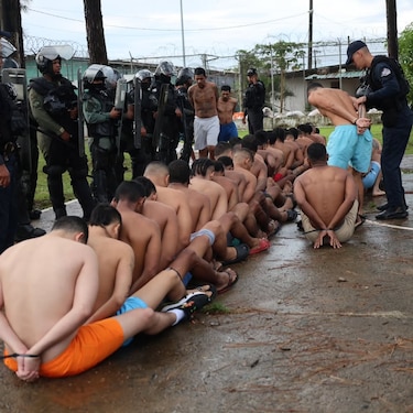 Realizan requisa en La Joyita mientras 23 reos siguen prófugos tras fuga masiva
