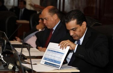 Gabinete sigue discusión de asignaciones presupuestarias para 2015