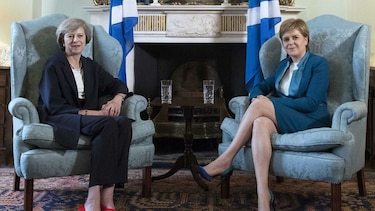Theresa May va a Escocia en su primer viaje como primera ministra