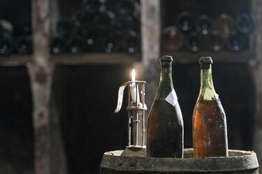 Una botella de vino cosecha 1774 alcanza en subasta 103 mil 700 euros