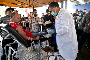 Al menos un muerto y cien heridos en nueva oleada de explosiones en aparatos en el Líbano