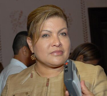 Ministra Cortés culpa a Pinilla de crisis institucional
