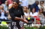 Novak Djokovic y Serena Williams avanzan a la tercera ronda