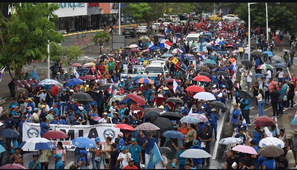 Padres de familia piden el regreso a las aulas, mientras los estudiantes exigen al Meduca y los gremios docente un diálogo