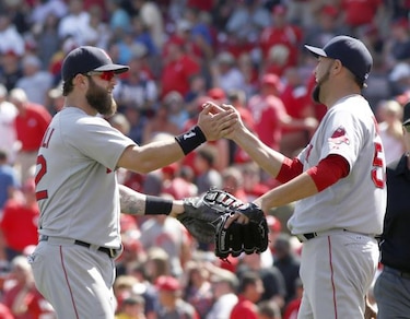 Napoli batea jonrón y lidera el triunfo de los Medias Rojas