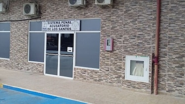 Suspenden del cargo a docente santeño por caso de pornografía infantil