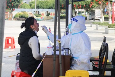 China autoriza el uso de píldora anticovid de Pfizer