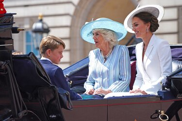 Isabel II es aclamada en el balcón del Palacio de Buckingham, por sus 70 años de reinado