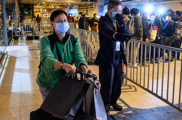 Nueve miembros de una familia de Hong Kong contraen el nuevo coronavirus