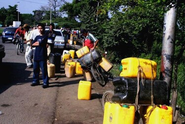Venezuela cerrará frontera con Colombia por las noches para combatir contrabando