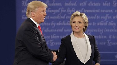 Trump y Clinton se enfrentan por la salud, impuestos y seguridad