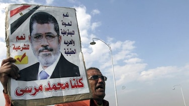 Aplazan al día 28 el juicio contra Mursi por revelar secretos a Catar