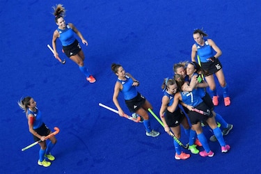 Argentina destroza a India y pasa a cuartos de final del 'hockey' femenino