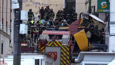 Mueren al menos 15 personas al descarrilar un histórico funicular en Lisboa