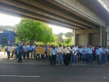 Trabajadores de Campos de Pesé exigen estabilizar el precio del etanol
