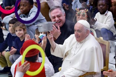 El papa: ‘Ya he firmado mi renuncia’ en caso de impedimento médico