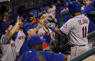 Mets vence 5-4 a Filis con carrera de Rubén Tejada