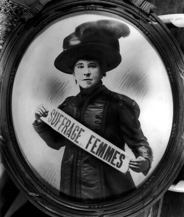 La ‘enfermedad’ que dio origen a la palabra feminismo (y cómo cambió su significado con el tiempo)
