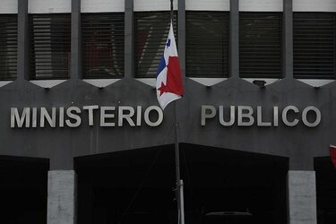 Decomisan 109 mil dólares y un arma a panameño en la avenida Balboa