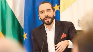 Nayib Bukele reclama a embajadores la condena a su país