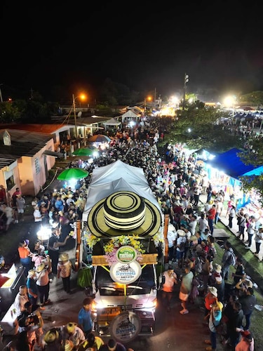 El Ministerio de Cultura impulsa plaza de $748 mil para el Sombrero Pintao en feudo político de Dana Castañeda