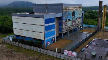 Cómo una escuela pública rompió con su pasado de drogas y violencia y se convirtió en una de las mejores del mundo