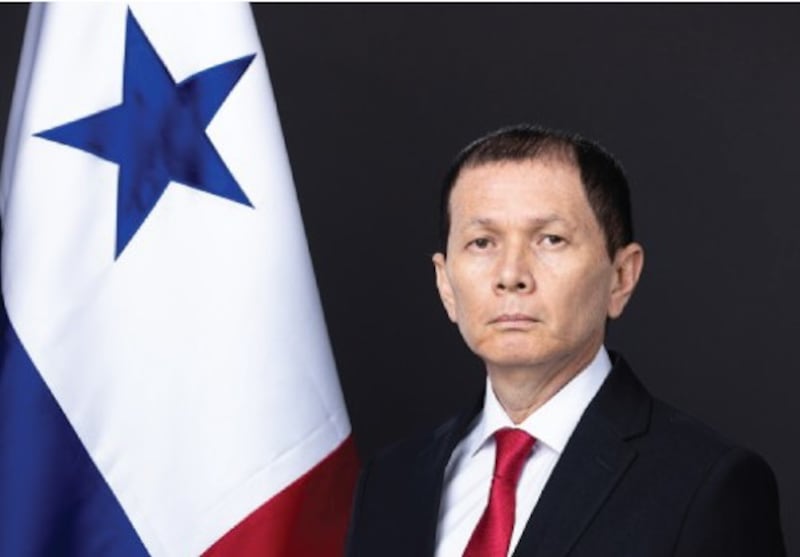Roberto Sevillano renuncia como viceministro administrativo del Meduca