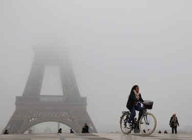 La torre Eiffel fue cerrada debido a huelga en Francia