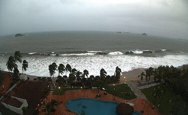 Huracán Rick se degrada a depresión tropical en su avance por México
