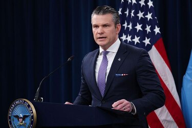 El ‘escuadrón de Dios’ con el que el gobierno de Trump autoriza nuevas perforaciones petroleras en el Golfo de México