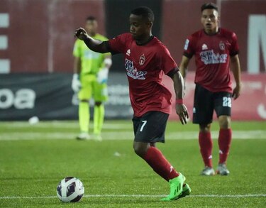 Sporting se afianza en el liderato del torneo apertura de Panamá