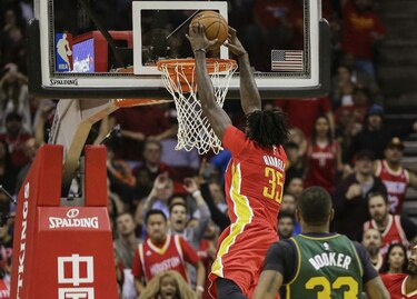 Harden lidera a Rockets en triunfo sobre los Jazz