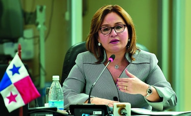 Kenia Porcell irá a cumbre organizada por el Vaticano