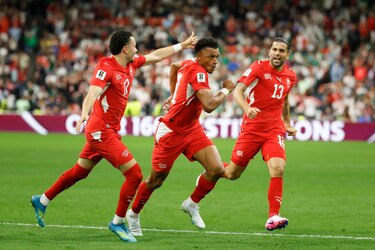 Suiza se clasifica a octavos de final y espera al ganador entre Colombia y Ghana