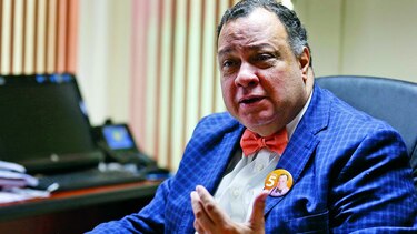 ‘Auditaré todos los contratos’