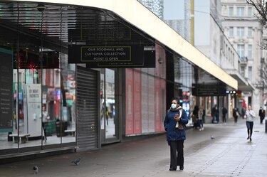 Contagios vuelven a aumentar en Europa y muestran la urgencia de acelerar vacunación