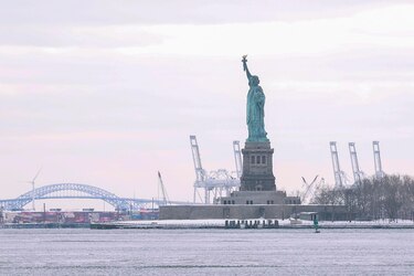 Millones de personas continuarán bajo peligrosa ola de frío este fin de semana en Estados Unidos