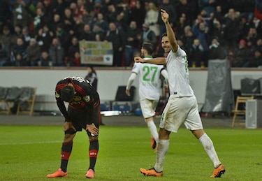 Dortmund avanza en la Copa alemana; Werder Bremen elimina al Leverkusen