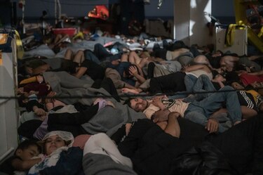 Rescatados más de un centenar de migrantes cerca de las costas de Libia
