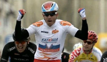 Wiggins gana última crono, Kristoff es el campeón
